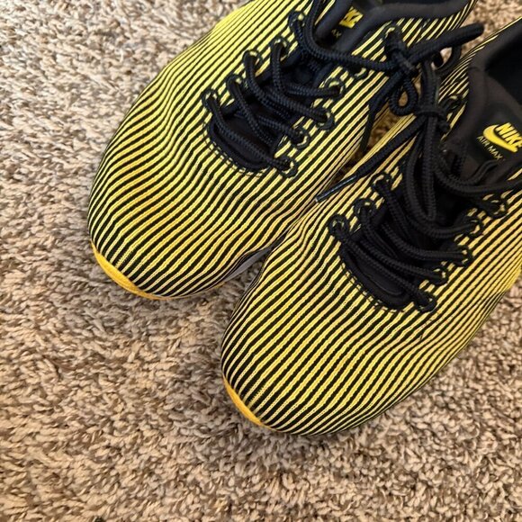 Nike Air Max Thea KJCRD Black and Yellow - Picture 2 of 6